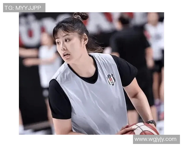 中国女篮新星李月汝妹妹崭露头角场均9分6篮板引发关注